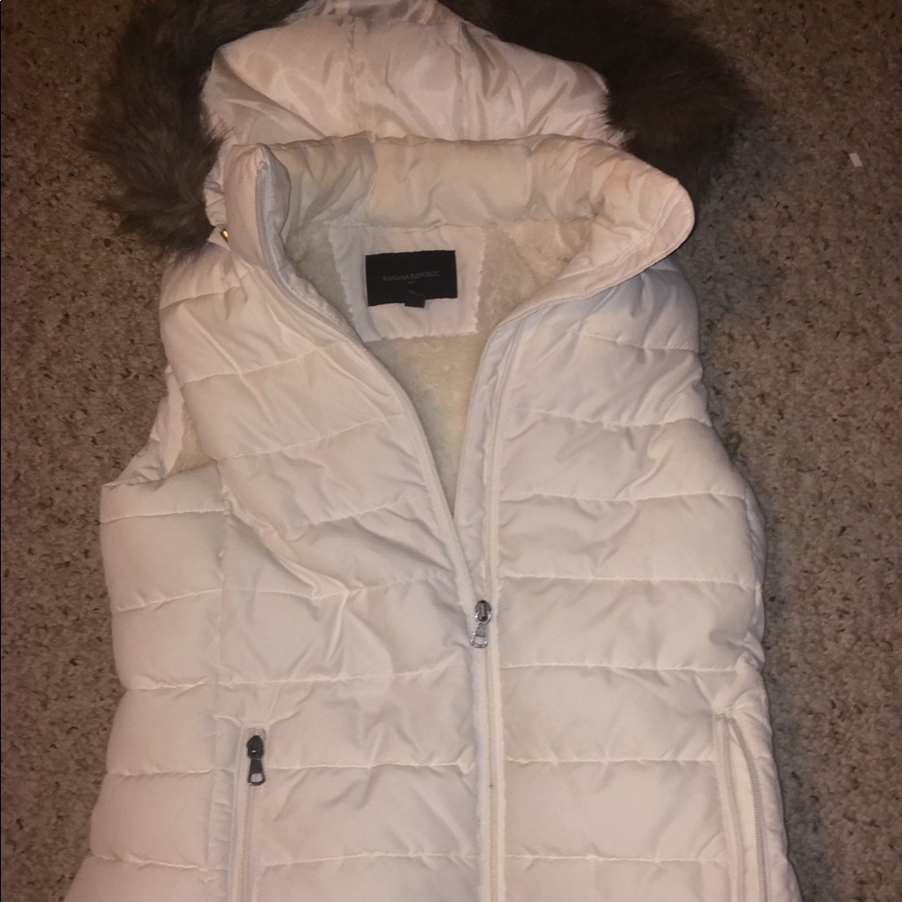 Banana Republic White woman’s vest. Medium